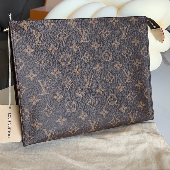 SOLD-Authentic louis vuitton Toiletry Pouch 26 ONLY Pink Monogram - Picture 4 of 14